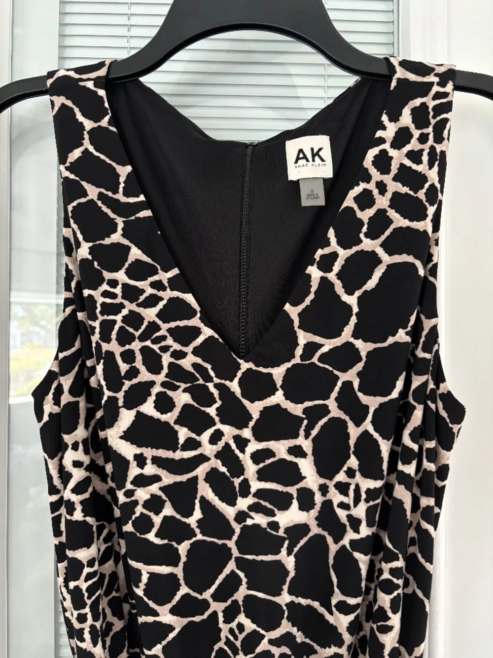 Anne Klein Giraffe Print V-Neck Jumpsuit Sz 6